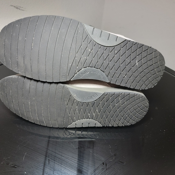 EMU Australia Womens Beach Mini Boots Dove Grey Suede Merino Wool Lining Size 8 - Picture 10 of 15